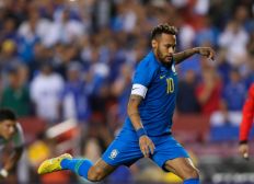 Imagem de Neymar diz que sofreu muito na Copa e ataca juiz por cartão