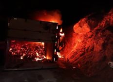 Imagem de Motorista de carreta morre após veículo tombar e pegar fogo no sudoeste da Bahia
