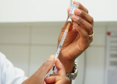 Imagem de Com baixa adesão, governo estuda tornar vacina obrigatória