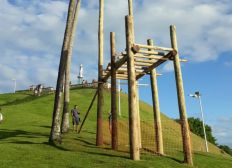Imagem de Tirolesa com 110 metros de percusso e 15 de altura é instalada no Cristo da Barra