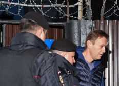 Imagem de Opositor russo Alexei Navalny é detido logo após deixar prisão