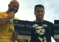 Imagem de Candidatos do PSL destroem placa com homenagem a Marielle Franco
