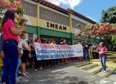 Imagem de Professores de Itabuna desocupam secretaria, mas continuam em greve