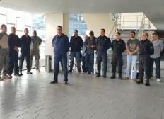 Imagem de Bolsonaro diz que capitães vão mandar no Brasil