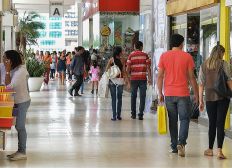 Imagem de Após acordo temporário, lojas de shoppings de Salvador voltam a abrir aos domingos