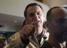 Imagem de Por temer por sua segurança, Bolsonaro justifica ausência em debate