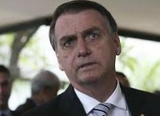 Imagem de Bolsonaro reitera que decisão sobre médicos cubanos é humanitária