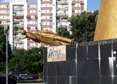 Imagem de Monumento a Jorge Amado no Imbuí é alvo de vandalismo