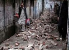 Imagem de Violento terremoto atinge o Afeganistão e outros países e mata pelo menos 180