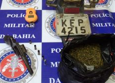 Imagem de Droga, arma e munições apreendidas na cidade de Rodelas