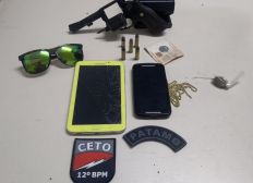 Imagem de Trio é preso com arma de fogo e carro roubado em Camaçari