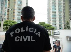 Imagem de Polícia faz operação contra lavagem de dinheiro em escola de samba
