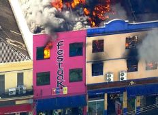 Imagem de Incêndio atinge prédio comercial na região da 25 de Março, em SP