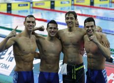 Imagem de Brasil surpreende no 4x200m livre e conquista o ouro com recorde mundial em Hangzhou