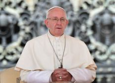 Imagem de Após renúncia de diretores de Imprensa, papa Francisco nomeia interino