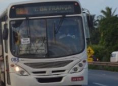 Imagem de Passageiros na rua: ônibus passam direto em Vilas de Abrantes