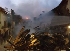 Imagem de Subgrupamento de Alagoinhas combate incêndio em estabelecimento comercial em Caldas do Cipó