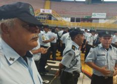 Imagem de 800 policiais militares da reserva se apresentam para reforçar segurança após ataques no Ceará