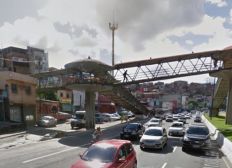 Imagem de Salvador:Falta de manutenção em passarela preocupa pedestres 