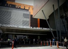 Imagem de Bolsonaro recebe alta e deixa hospital em São Paulo