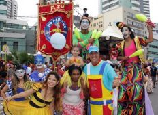 Imagem de Quem passa pela Barra e Ondina já consegue sentir o clima de Carnaval pairando no ar