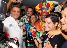 Imagem de "Que seja um Carnaval de paz e união", afirma governador na abertura