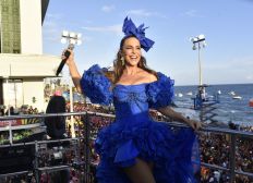 Imagem de 'Mamilos livres', beijão de Ivete, Marquezine loira e atores de Gandhy marcam quarto dia de carnaval em Salvador