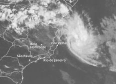 Imagem de Ciclone marítimo se aproxima da Bahia e é reclassificado para tempestade tropica