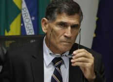 Imagem de Olavo é desequilibrado, diz ministro general de Bolsonaro