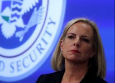 Imagem de Secretária de Segurança Interna dos EUA pede demissão