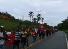 Imagem de Iniciada na quinta-feira, caminhada do MST chega a Salvador