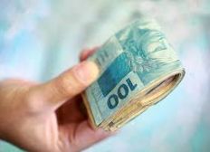 Imagem de Governo propõe salário mínimo de R$ 1.040 para 2020