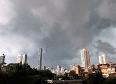 Imagem de Fortes chuvas causam 62 ocorrências em Salvador