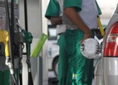 Imagem de Governo estuda elevar preços dos combustíveis
