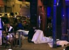 Imagem de Múltiplos atentados em Paris provocam terror e 118 mortos