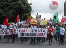 Imagem de Após mais de dois meses, professores da Uneb decidem encerrar greve  