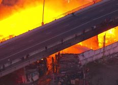 Imagem de Incêndio atinge Ponte do Jaguaré na Zona Oeste de São Paulo