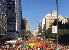 Imagem de Parada LGBT reúne multidão em São Paulo