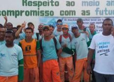 Imagem de Gari é detido ao varrer rua na Bahia e poeira incomodar PMs, diz sindicato
