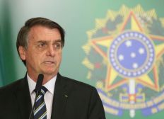 Imagem de Bolsonaro sanciona, com vetos, lei sobre proteção de dados