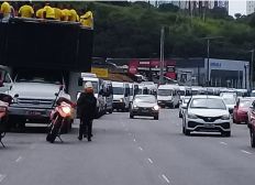 Imagem de Motoristas do transporte alternativo fazem carreata em Salvador e pedem regularização da atividade