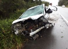 Imagem de Batida entre carros deixa quatro mortos em rodovia federal da Bahia