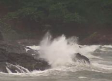 Imagem de Marinha emite alerta de mau tempo com ondas de até 3,5 metros