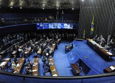 Imagem de Ao receber reforma, relator defende que senadores não mexam no texto