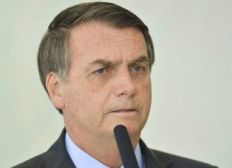 Imagem de Após repercussão negativa, Bolsonaro insiste em culpar ONGs por queimadas
