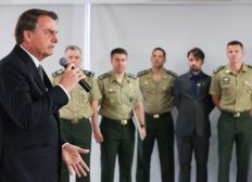 Imagem de Bolsonaro alerta para guerra da informação