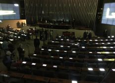 Imagem de Plenário da Câmara fica sem luz em meio a audiência sobre agricultura familiar