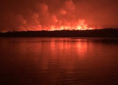 Imagem de Fogo volta a atingir Alter do Chão, no Pará, após governo anunciar que incêndio foi controlado
