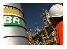 Imagem de Petrobras vai manter preço da gasolina até valor do petróleo se acomodar no mercado externo