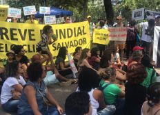 Imagem de Entidades, professores e estudantes participam da greve mundial pelo clima em Salvador